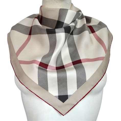 foulard burberry femme.